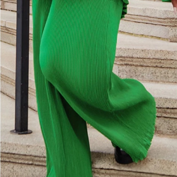 🚨PrettyLittleThing Wide Leg Bright Green Plisse High Waisted Trousers Pants - Picture 10 of 10